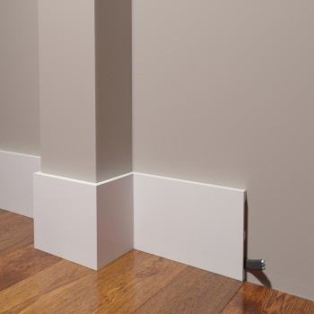 Плинтус напольный Decor Dizayn DD709